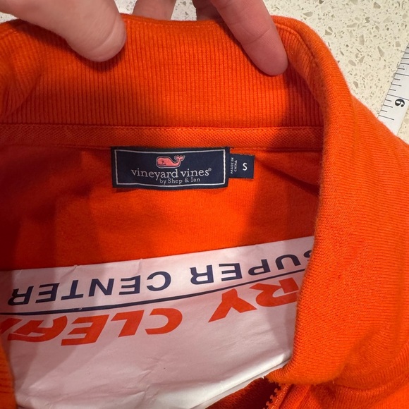 Vineyard Vines Men Small Orange “RO” engraved pullover sweater 1/4 zip - Picture 4 of 8